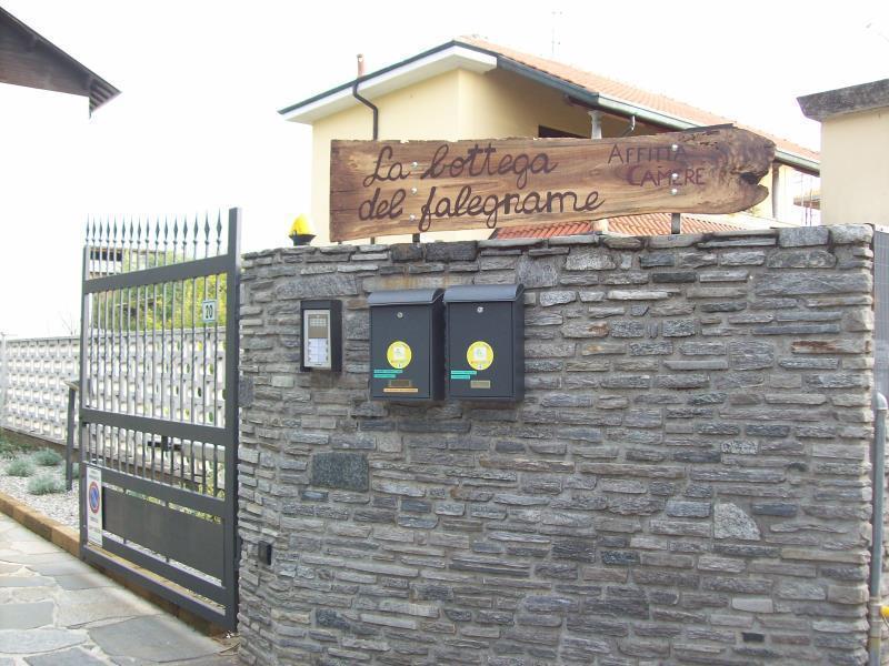 La Bottega Del Falegname Vanzaghello Exterior photo